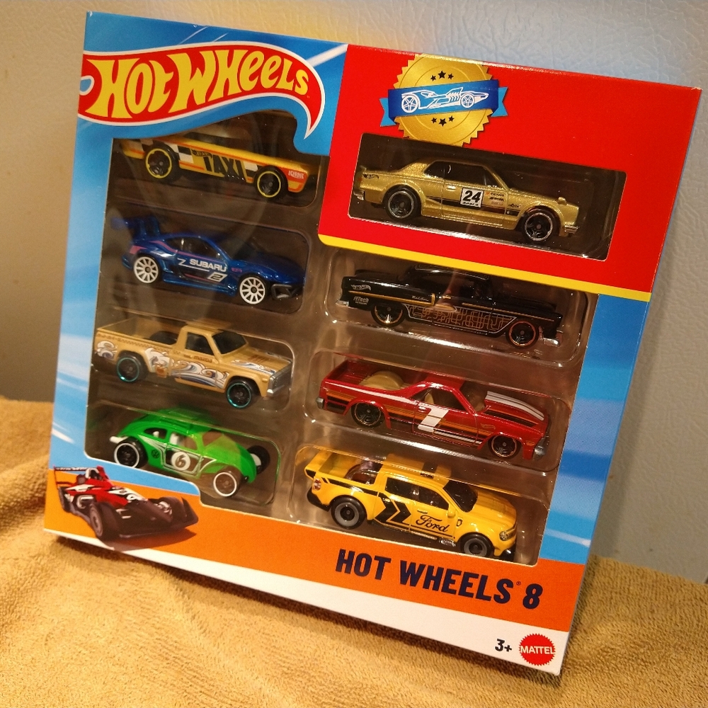 2025 Hot Wheels 8-Pack w/Exclusive Gold Nissan Skyline Diecast Cars